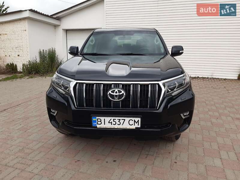 Внедорожник / Кроссовер Toyota Land Cruiser Prado 2017 в 
