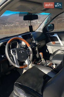 Внедорожник / Кроссовер Toyota Land Cruiser Prado 2010 в 