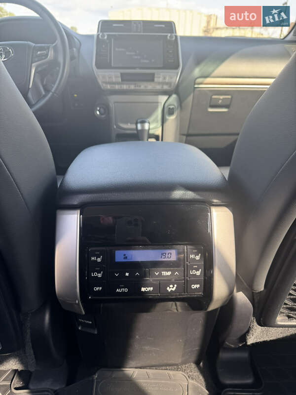 Внедорожник / Кроссовер Toyota Land Cruiser Prado 2019 в Киеве фото 7 Внедорожник / Кроссовер Toyota Land Cruiser Prado 2019 в Киеве