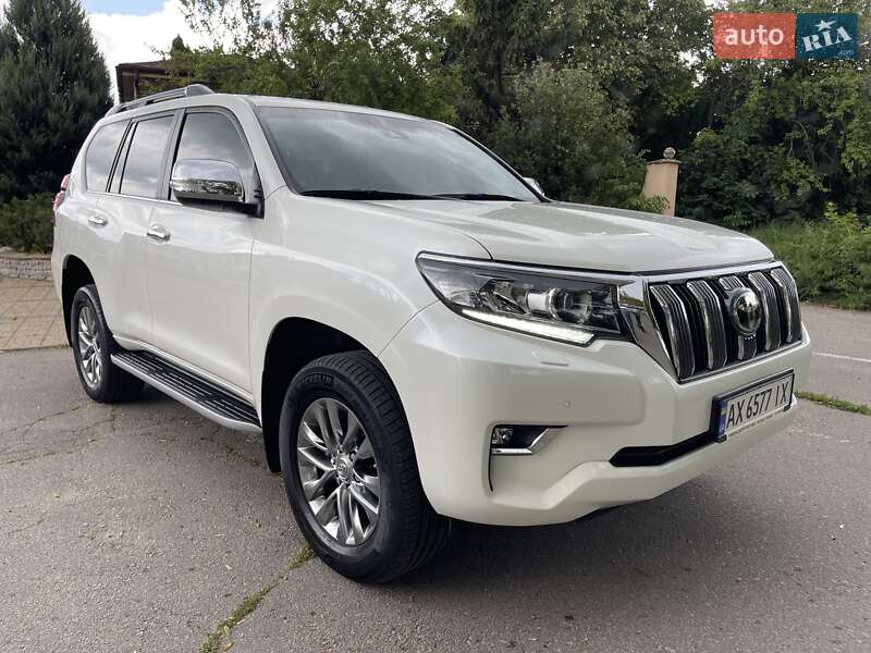 Внедорожник / Кроссовер Toyota Land Cruiser Prado 2020 в 