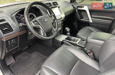 Внедорожник / Кроссовер Toyota Land Cruiser Prado 2020 в 