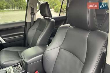 Внедорожник / Кроссовер Toyota Land Cruiser Prado 2020 в 