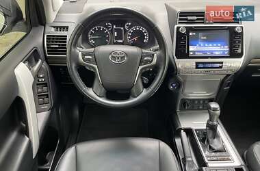 Внедорожник / Кроссовер Toyota Land Cruiser Prado 2020 в 