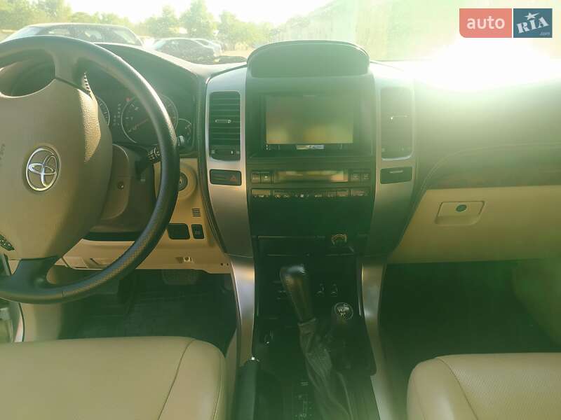 Позашляховик / Кросовер Toyota Land Cruiser Prado 2005 в Запоріжжі