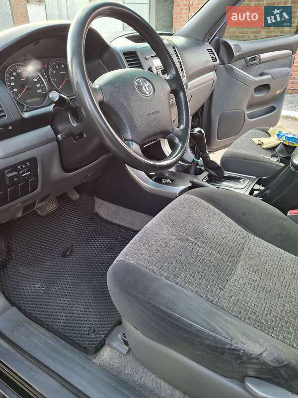 Внедорожник / Кроссовер Toyota Land Cruiser Prado 2005 в Краснокутске