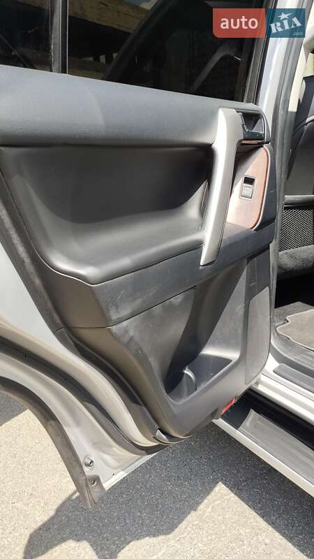 Внедорожник / Кроссовер Toyota Land Cruiser Prado 2017 в Киеве