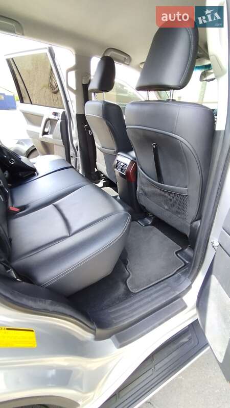 Внедорожник / Кроссовер Toyota Land Cruiser Prado 2017 в Киеве