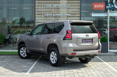 Внедорожник / Кроссовер Toyota Land Cruiser Prado 2022 в 