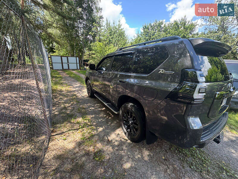 Позашляховик / Кросовер Toyota Land Cruiser Prado 2022 в Києві