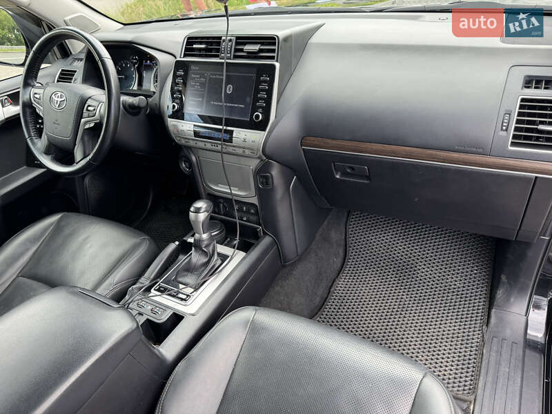 Внедорожник / Кроссовер Toyota Land Cruiser Prado 2020 в Киеве