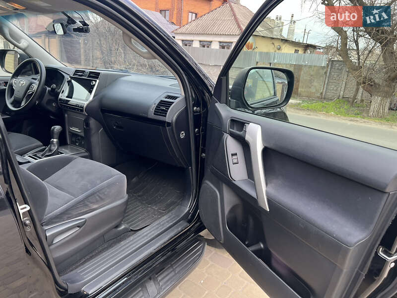 Внедорожник / Кроссовер Toyota Land Cruiser Prado 2019 в Днепре фото 13 Внедорожник / Кроссовер Toyota Land Cruiser Prado 2019 в Днепре