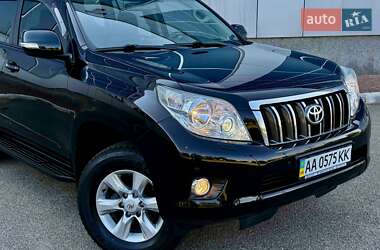 Позашляховик / Кросовер Toyota Land Cruiser Prado 2013 в 