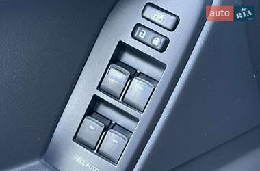 Позашляховик / Кросовер Toyota Land Cruiser Prado 2013 в 