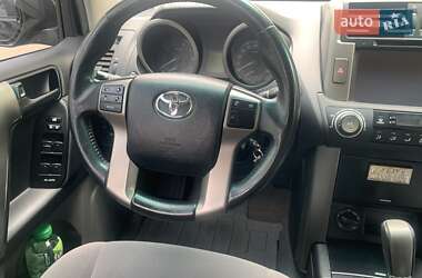 Позашляховик / Кросовер Toyota Land Cruiser Prado 2013 в 