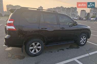 Позашляховик / Кросовер Toyota Land Cruiser Prado 2014 в 