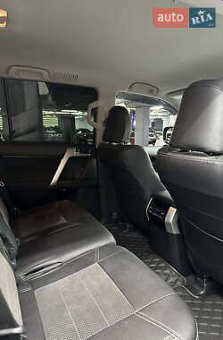 Внедорожник / Кроссовер Toyota Land Cruiser Prado 2021 в 