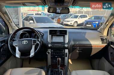 Позашляховик / Кросовер Toyota Land Cruiser Prado 2009 в 