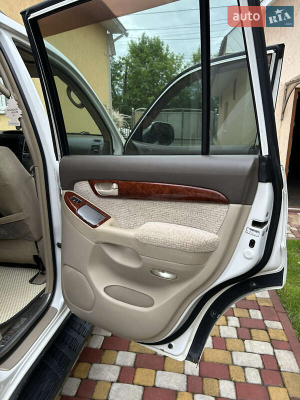 Позашляховик / Кросовер Toyota Land Cruiser Prado 2004 в Іршаві