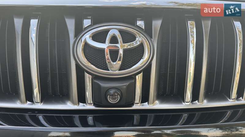 Позашляховик / Кросовер Toyota Land Cruiser Prado 2013 в Києві