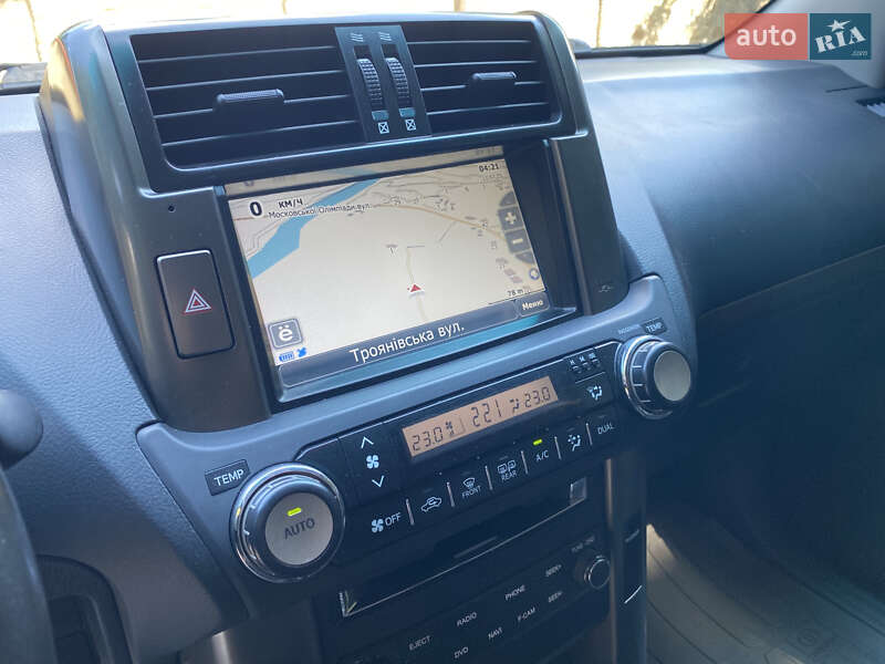 Внедорожник / Кроссовер Toyota Land Cruiser Prado 2011 в Черновцах