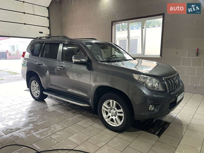 Внедорожник / Кроссовер Toyota Land Cruiser Prado 2010 в Згуровке