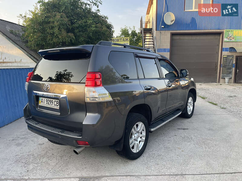 Внедорожник / Кроссовер Toyota Land Cruiser Prado 2010 в Згуровке