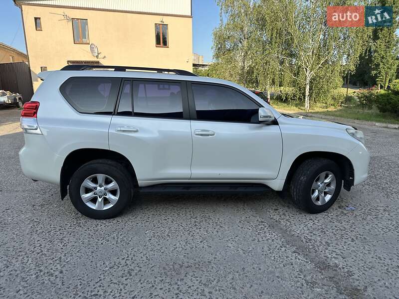 Toyota Land Cruiser Prado 2013
