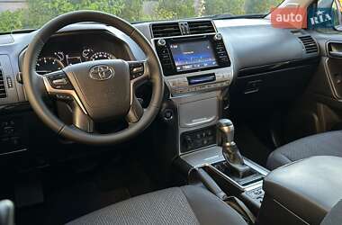 Внедорожник / Кроссовер Toyota Land Cruiser Prado 2020 в 