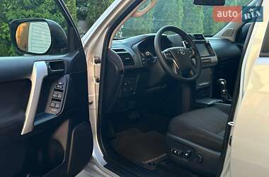 Внедорожник / Кроссовер Toyota Land Cruiser Prado 2020 в 