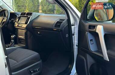 Внедорожник / Кроссовер Toyota Land Cruiser Prado 2020 в 