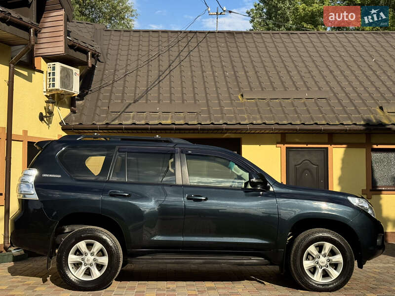 Позашляховик / Кросовер Toyota Land Cruiser Prado 2012 в Києві