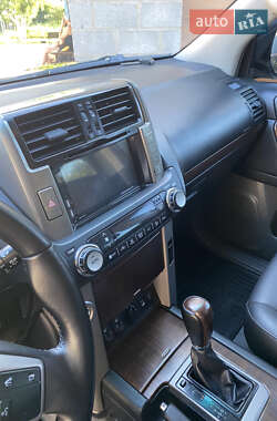 Внедорожник / Кроссовер Toyota Land Cruiser Prado 2012 в 