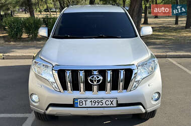 Позашляховик / Кросовер Toyota Land Cruiser Prado 2017 в 