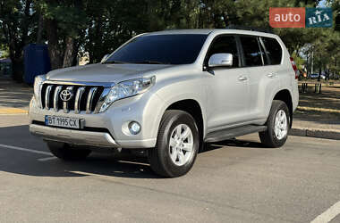 Позашляховик / Кросовер Toyota Land Cruiser Prado 2017 в 