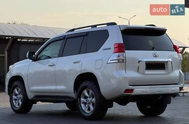 Внедорожник / Кроссовер Toyota Land Cruiser Prado 2011 в 