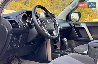 Внедорожник / Кроссовер Toyota Land Cruiser Prado 2011 в 