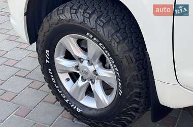 Внедорожник / Кроссовер Toyota Land Cruiser Prado 2011 в 
