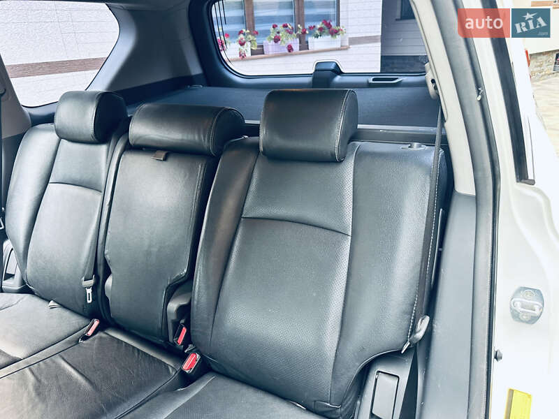Позашляховик / Кросовер Toyota Land Cruiser Prado 2012 в Нижній Апші