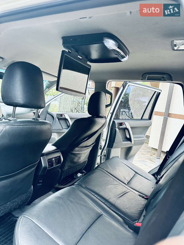 Позашляховик / Кросовер Toyota Land Cruiser Prado 2012 в Нижній Апші