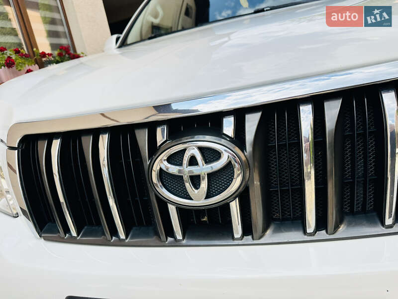 Позашляховик / Кросовер Toyota Land Cruiser Prado 2012 в Нижній Апші