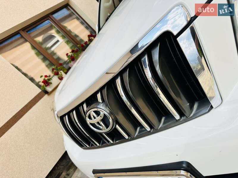 Позашляховик / Кросовер Toyota Land Cruiser Prado 2012 в Нижній Апші