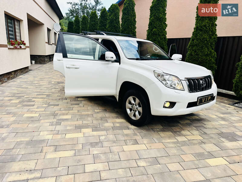 Позашляховик / Кросовер Toyota Land Cruiser Prado 2012 в Нижній Апші