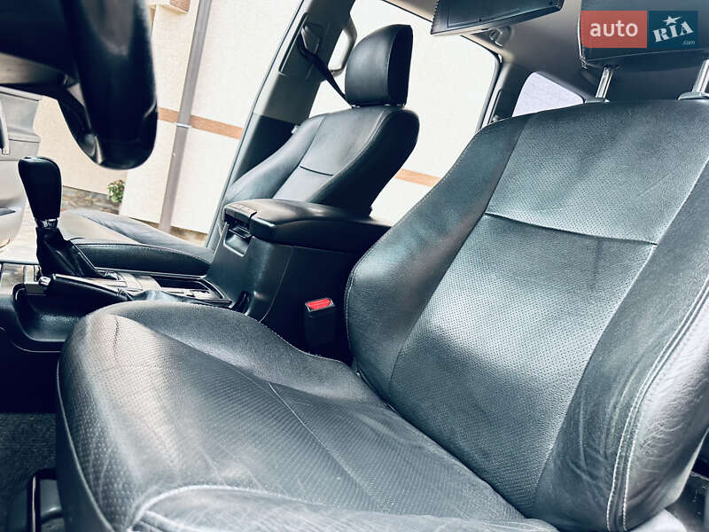 Позашляховик / Кросовер Toyota Land Cruiser Prado 2012 в Нижній Апші