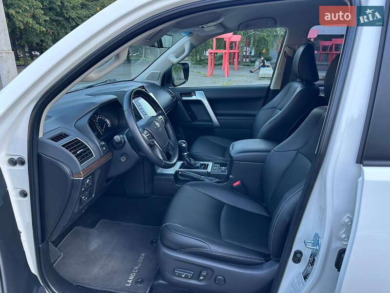 Внедорожник / Кроссовер Toyota Land Cruiser Prado 2021 в Днепре