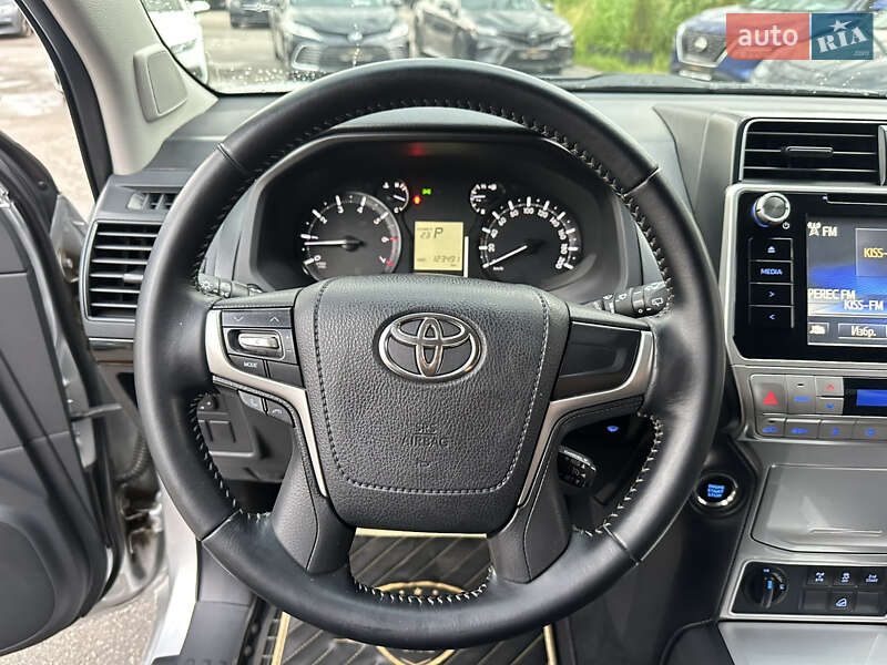 Внедорожник / Кроссовер Toyota Land Cruiser Prado 2019 в Харькове фото 28 Внедорожник / Кроссовер Toyota Land Cruiser Prado 2019 в Харькове