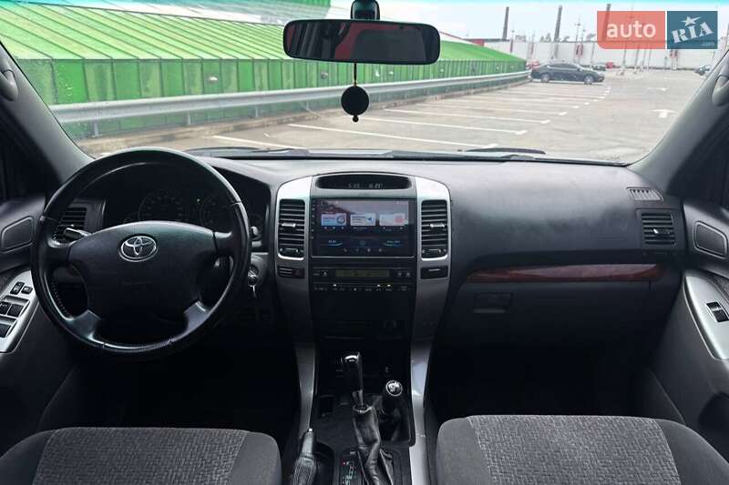 Внедорожник / Кроссовер Toyota Land Cruiser Prado 2004 в Киеве
