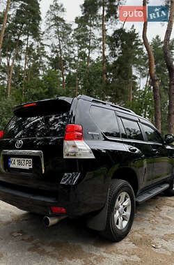 Позашляховик / Кросовер Toyota Land Cruiser Prado 2012 в 
