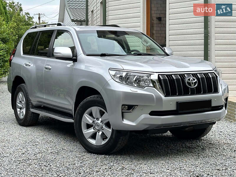 Внедорожник / Кроссовер Toyota Land Cruiser Prado 2020 в 