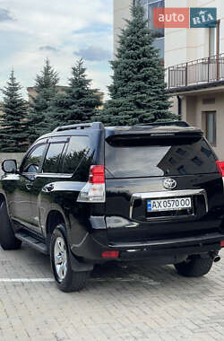 Внедорожник / Кроссовер Toyota Land Cruiser Prado 2011 в 