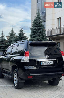 Внедорожник / Кроссовер Toyota Land Cruiser Prado 2011 в 